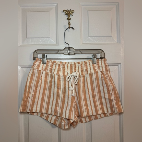 Roxy Oceanside Women’s Shorts Size Medium Striped Tan - Picture 1 of 4